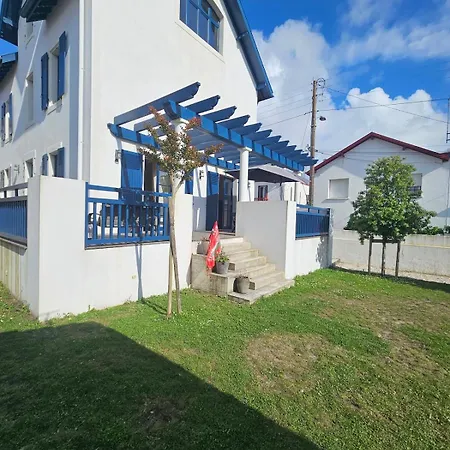 Maison Familiale Cosy Avec Terrasse - Hébergement de vacances